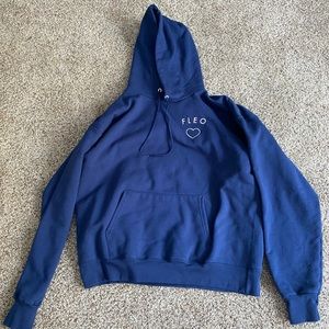 Fleo Sweatshirt - size large